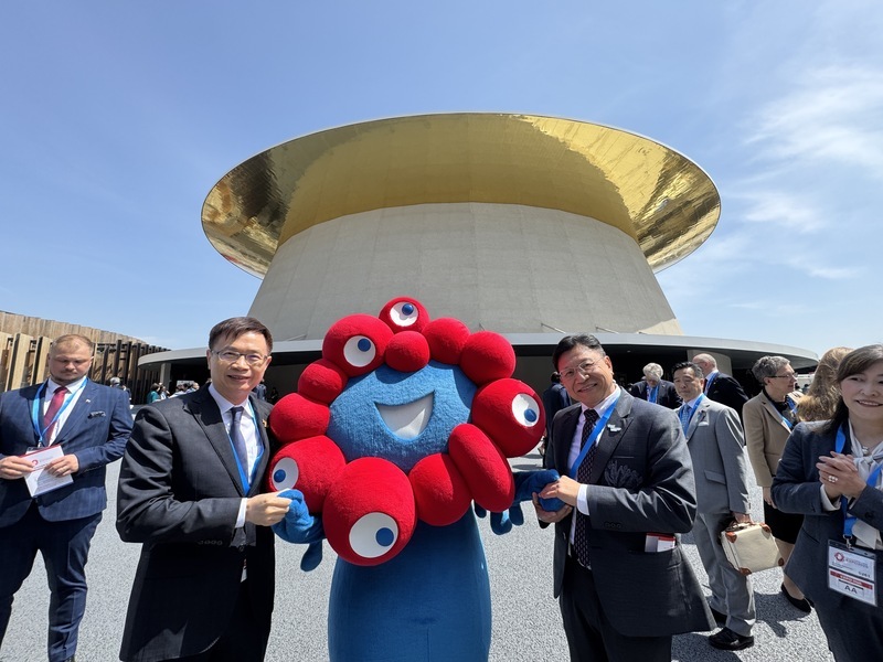 大阪世博開幕式  黃志芳、台灣館長邱揮立受邀觀禮