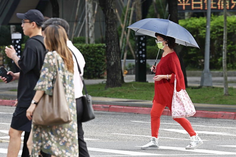 母親節有陣雨或雷雨 吳德榮：12日起「熱如炎夏」