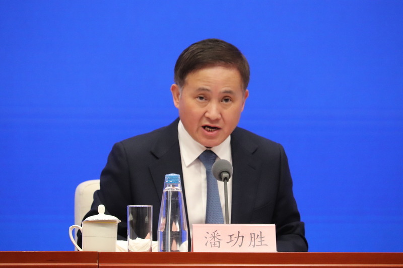 中國央行降準降息振經濟 業界看好外界保守看待