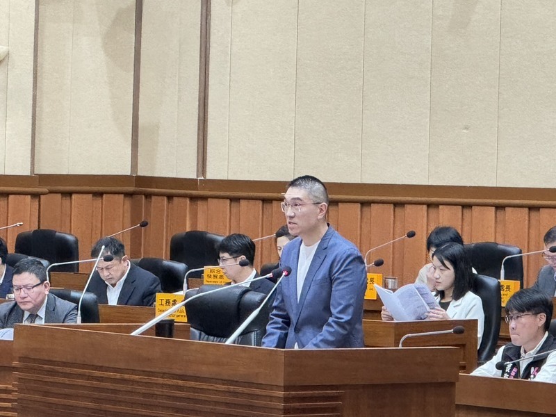 民政處長涉洩個資助罷免  謝國樑議會鞠躬道歉