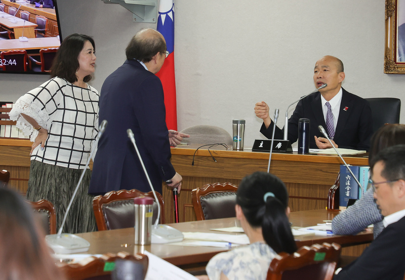 韓國瑜稱民進黨三長「一龍二鳳」   綠委強烈抗議