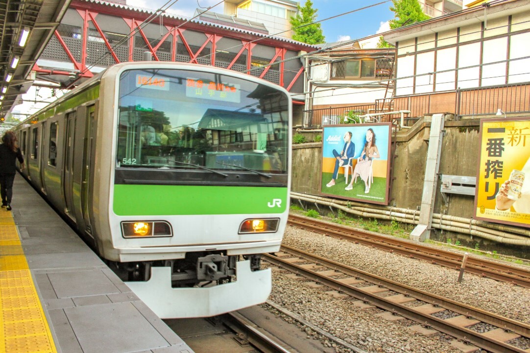 東京山手線異常影響24萬人 4成列車集電裝置受損