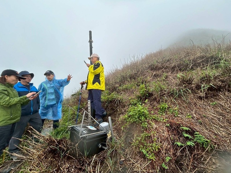 避免陽明山火災重演 國研院拆全台內建鋰電池感測器
