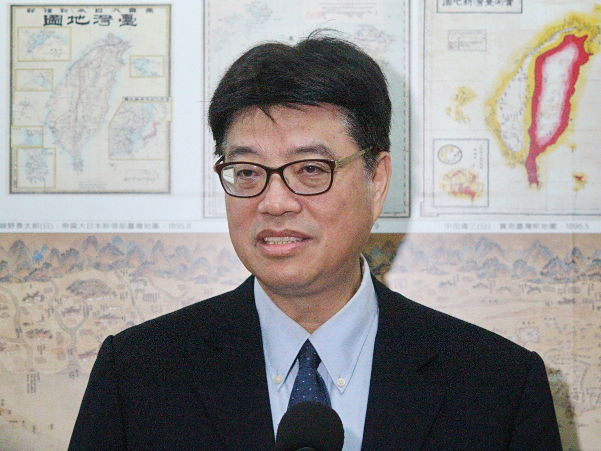 祝福館長赴中 邱垂正盼重視社會觀感
