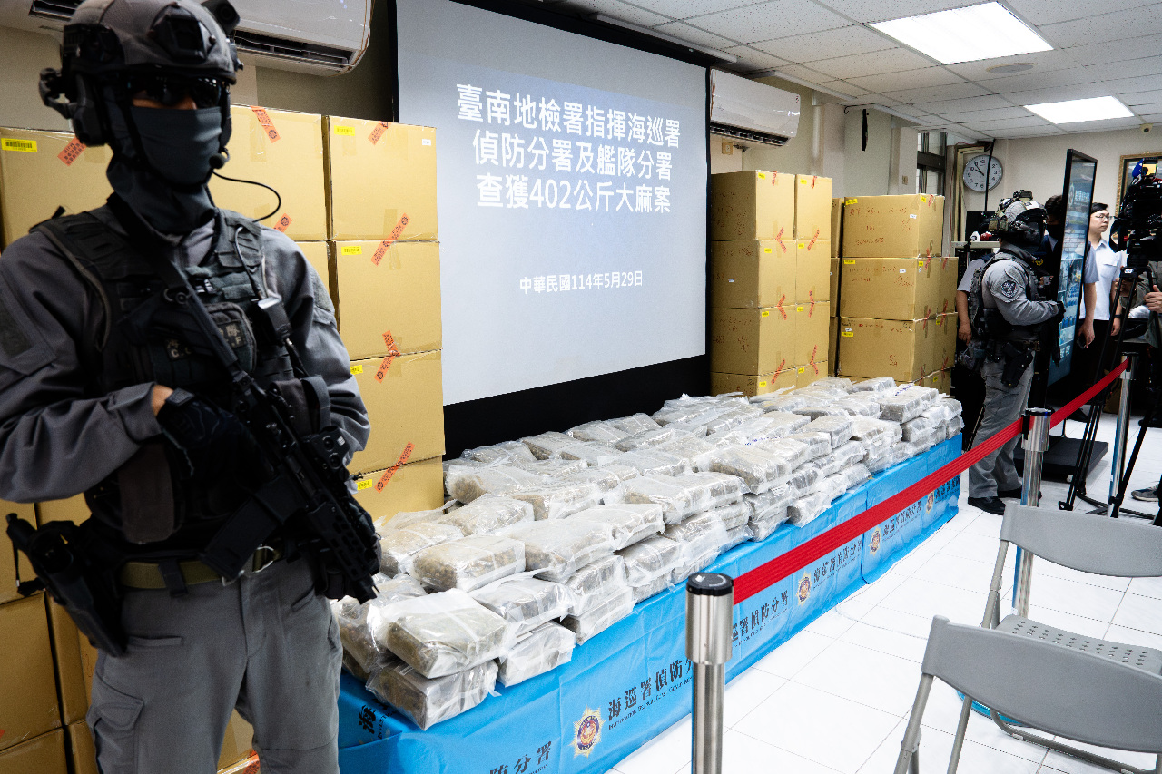 海巡破今年最大毒品大麻走私案 市價達新台幣8.5億