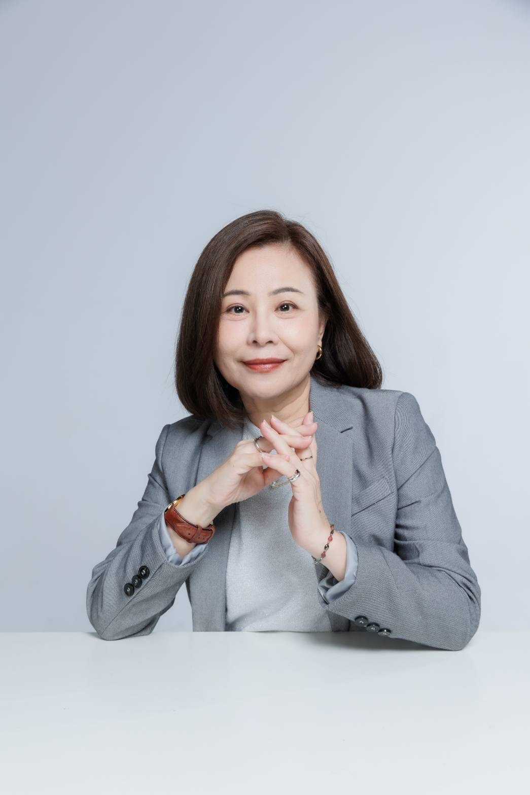 用顏色點亮晚霞人,陪伴銀髮族找回內在光芒