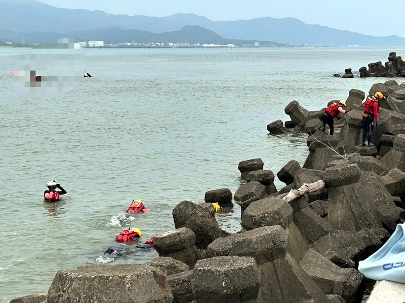 美國籍男大生貢寮遭浪捲  警消尋獲遺體報驗