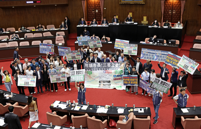 藍白挾人數優勢 通過「2028無煤中火」決議