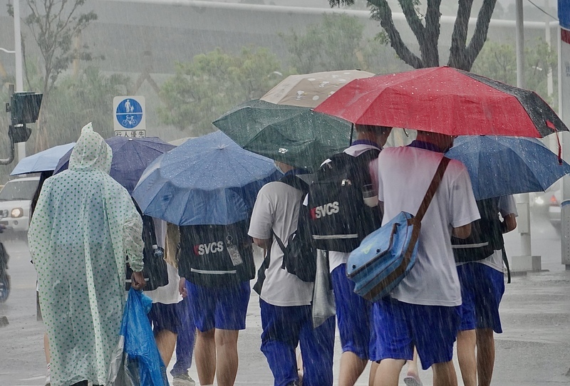 熱帶低壓估晚間登陸  中南部、東半部防豪雨大雨