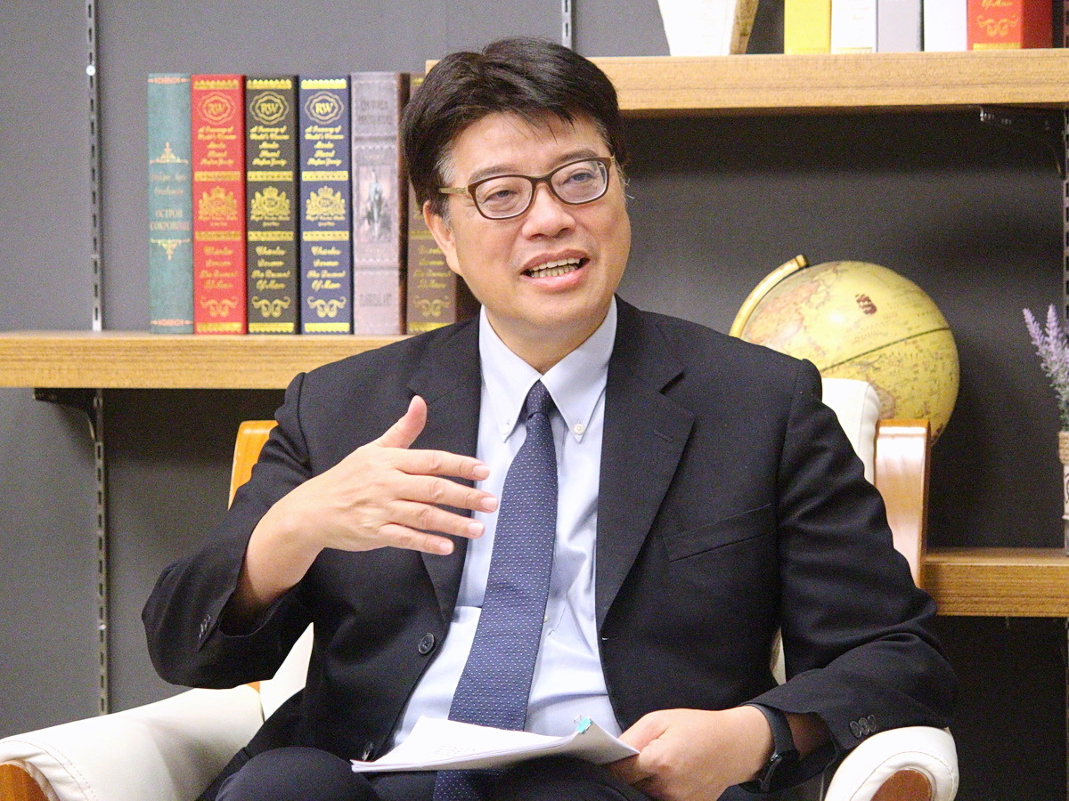 館長陳之漢中國行 邱垂正：國人自會給予評價